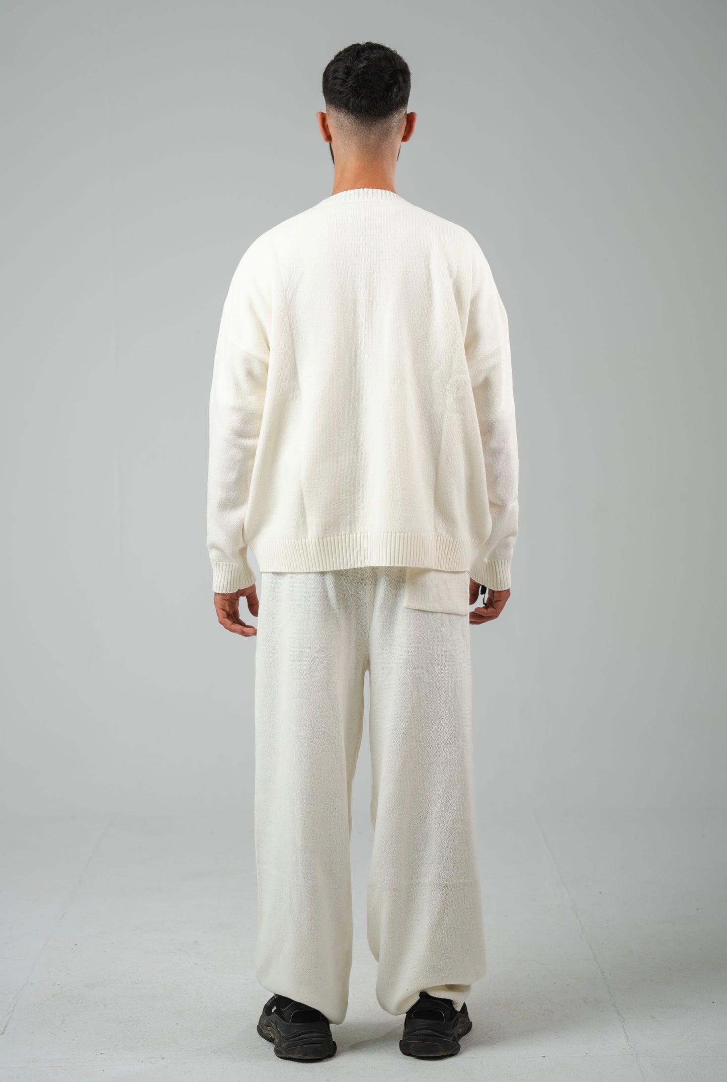 White knitted pants