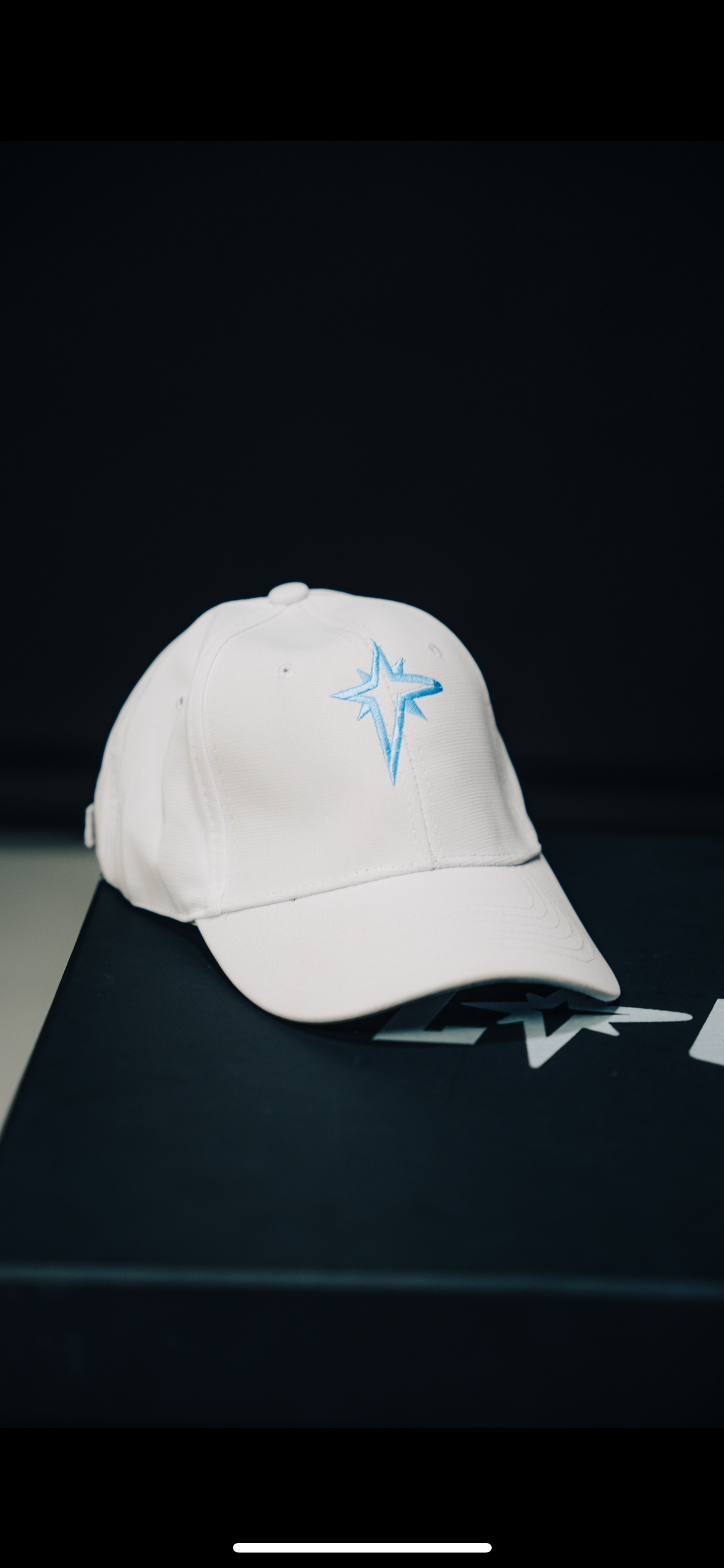 WHITE LAQTA STAR CAP
