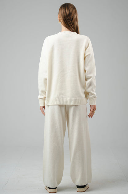 White knitted pants