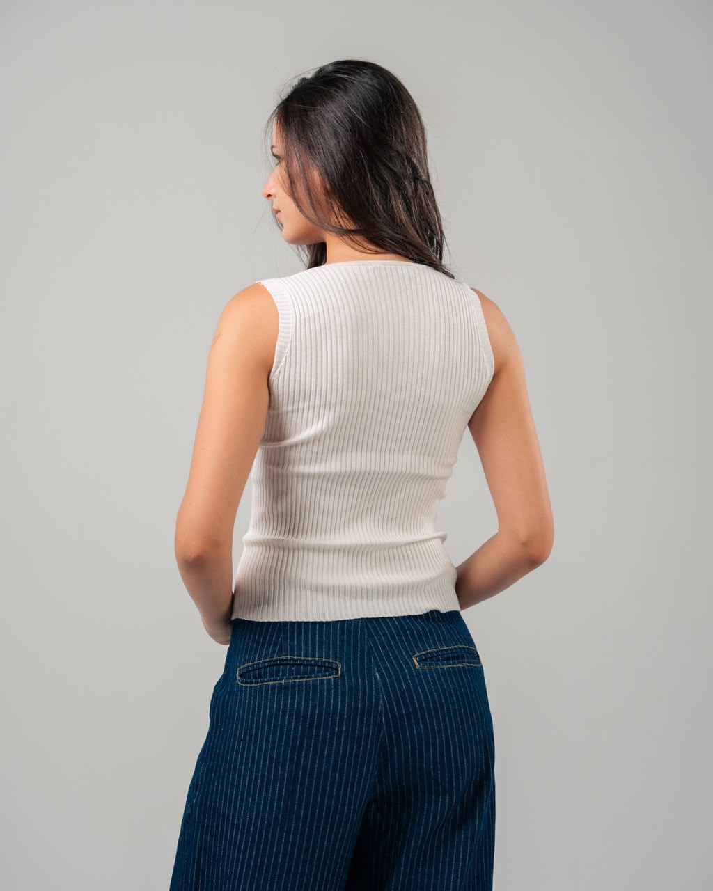 WHITE KNITTED TOP