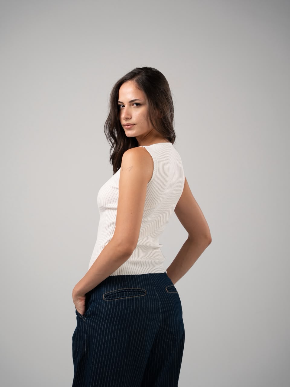WHITE KNITTED TOP