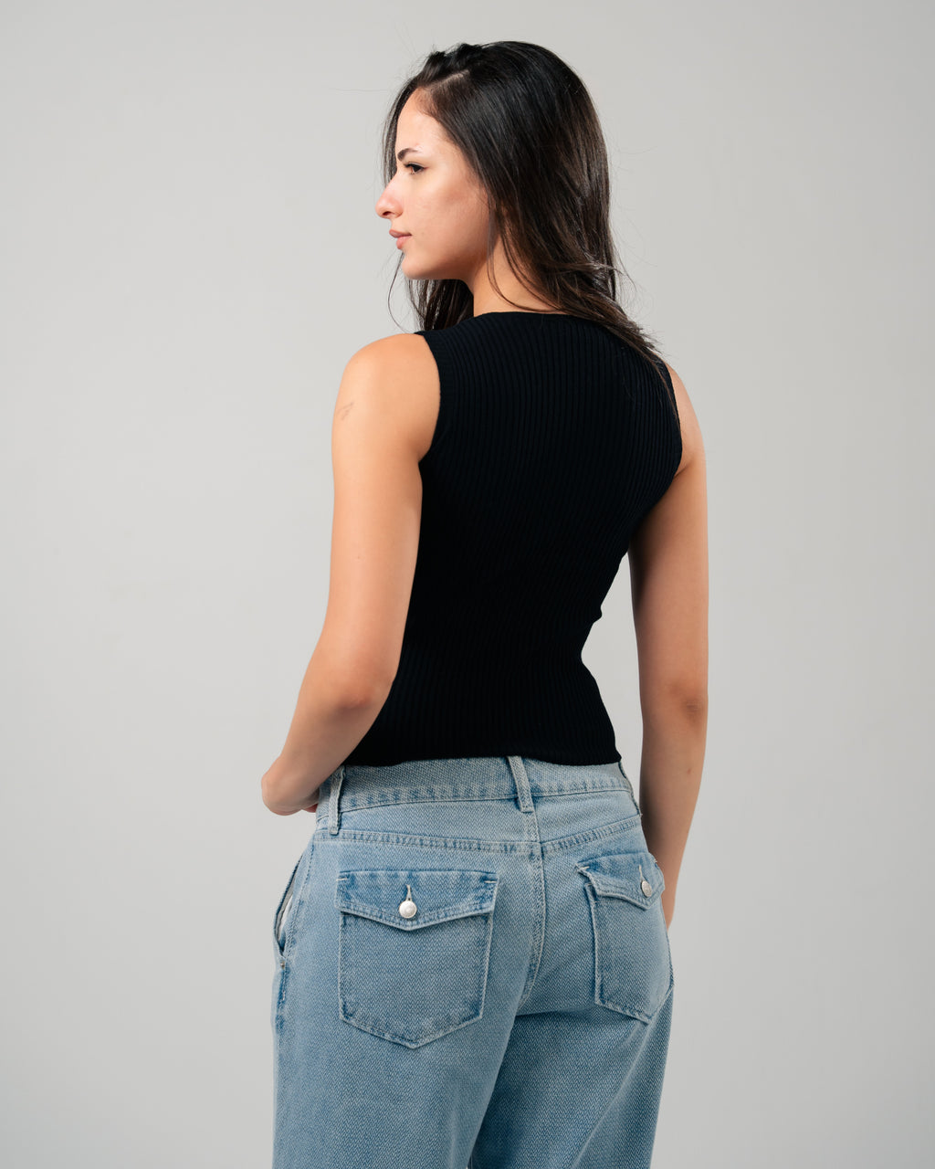 BLACK KNITTED TOP