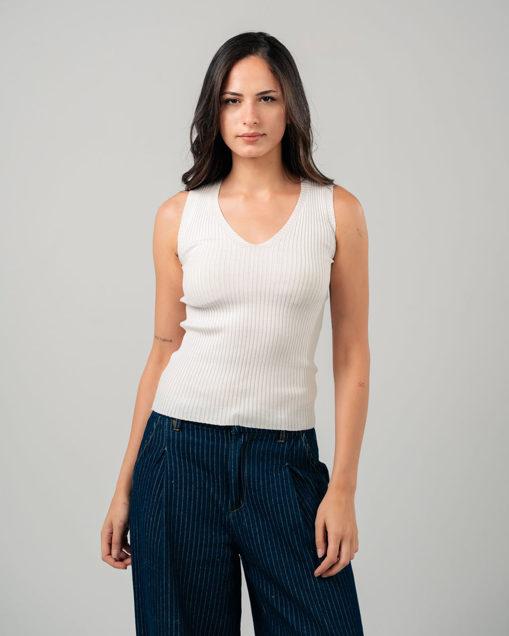 WHITE KNITTED TOP